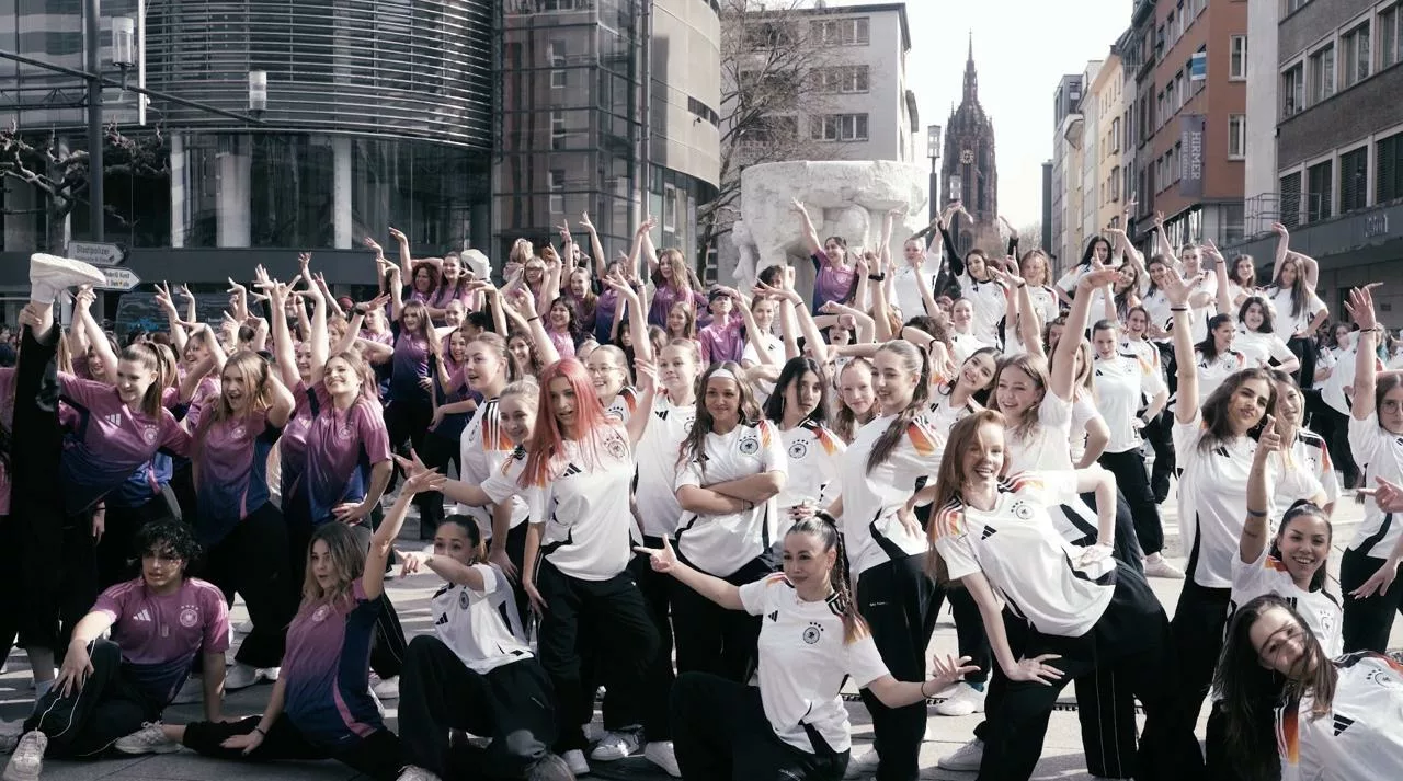 MSGR x Adidas_Flashmob Frankfurt